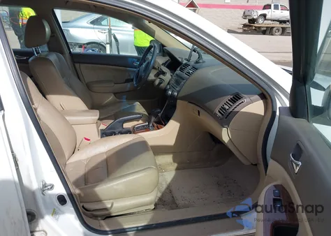 2006 Honda Accord 2.4 Ex from USA, damaged, VIN 1HGCM56826A147260